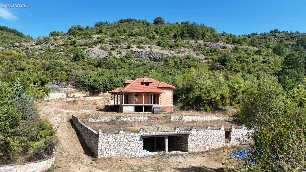 Sopishte, Gorno Sonje | Plot 1,567m2 | House 272 m2