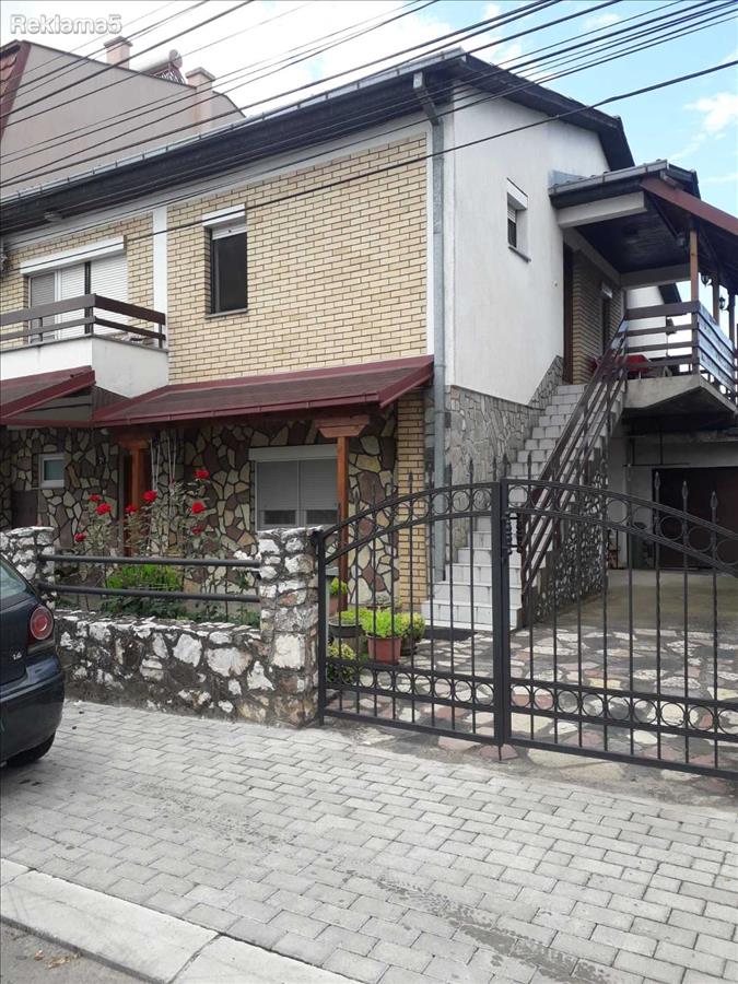 House for sale in Nas. Fox