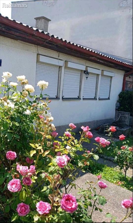Se prodava baraka so dogradba vo Lisice