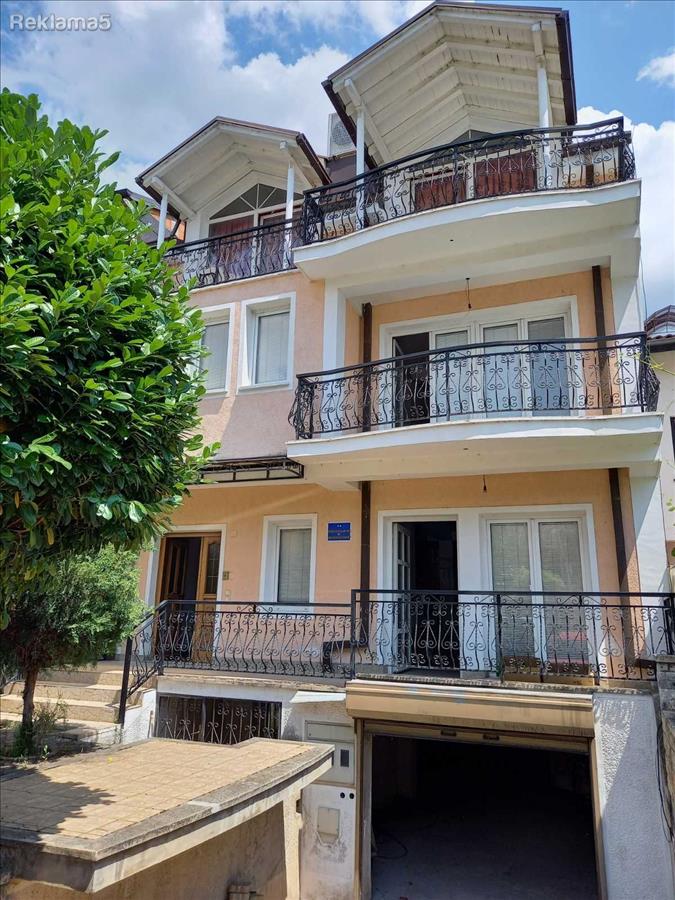 Kukja od 280m2 na 100 metri od ezeroto- ZDRAVESKI