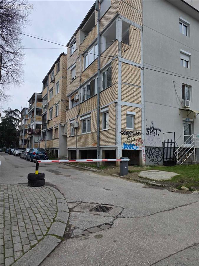 SE PRODAVA STAN VO TAFTALIDJE/ KOMENSKI