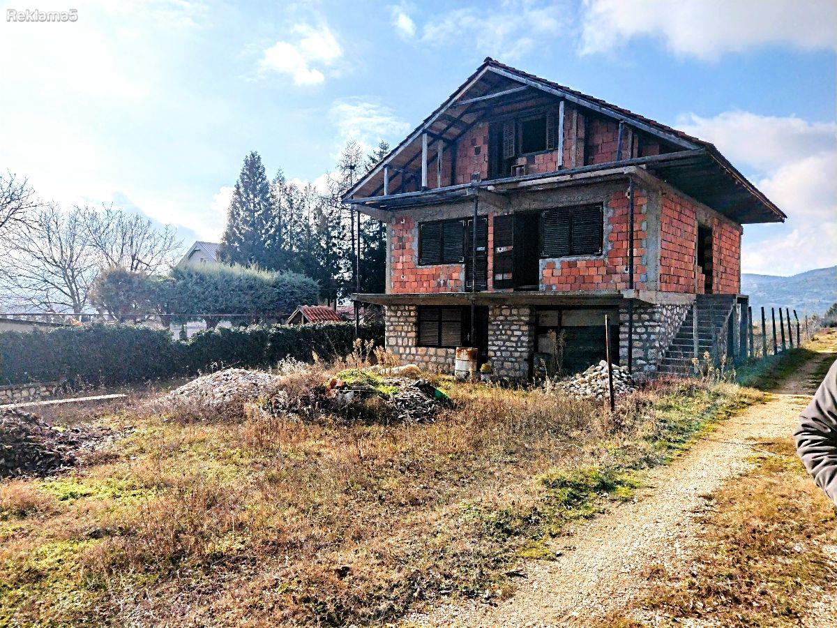 Detached house / carabiner legalized Dolno Sonje