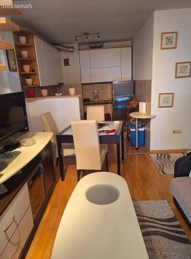 SAVIĆ IS SELLING AN APARTMENT IN THE CENTER