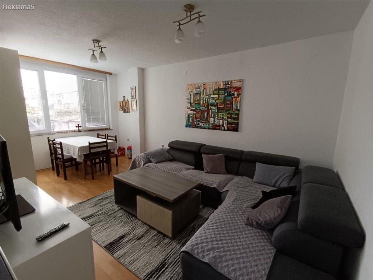 Kamelija Stan 67m2,renoviran Daljan na 1 kat