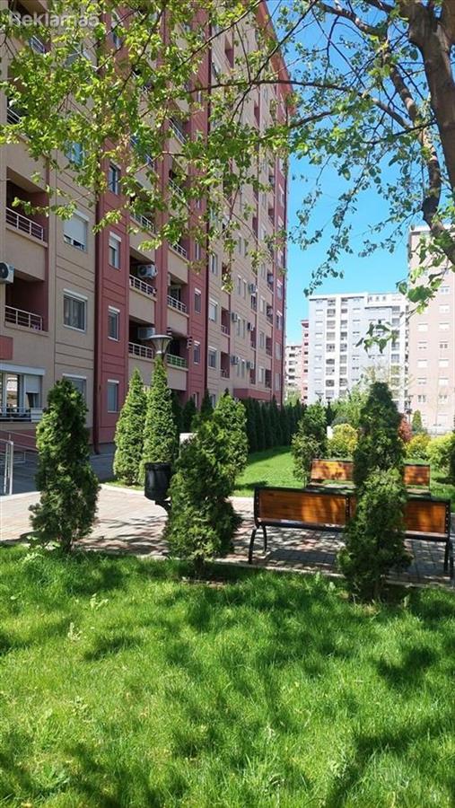 Izdavam Prazna Garsonjera 32 m2 Star Aerodrom