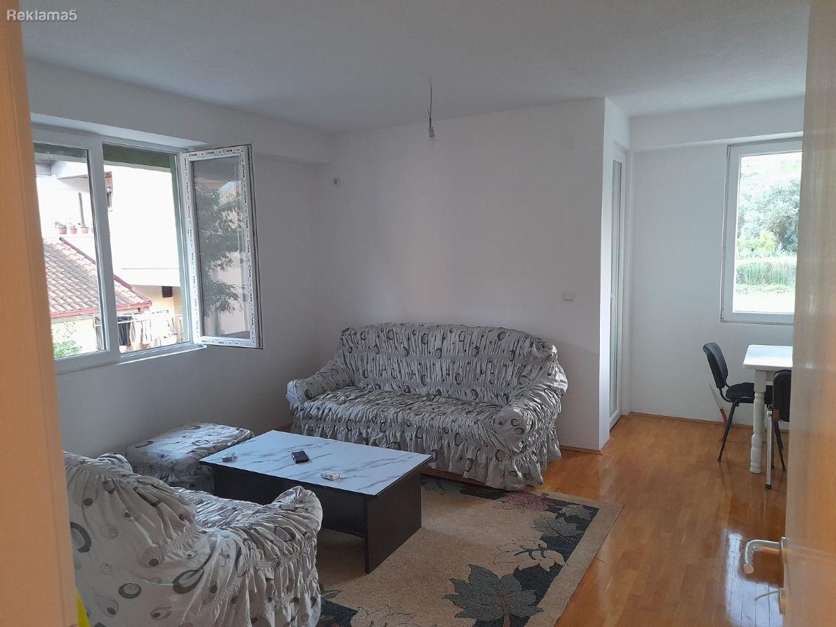 Izdavam Nov Trosoben Stan 68 m2 Gjorce Petrov