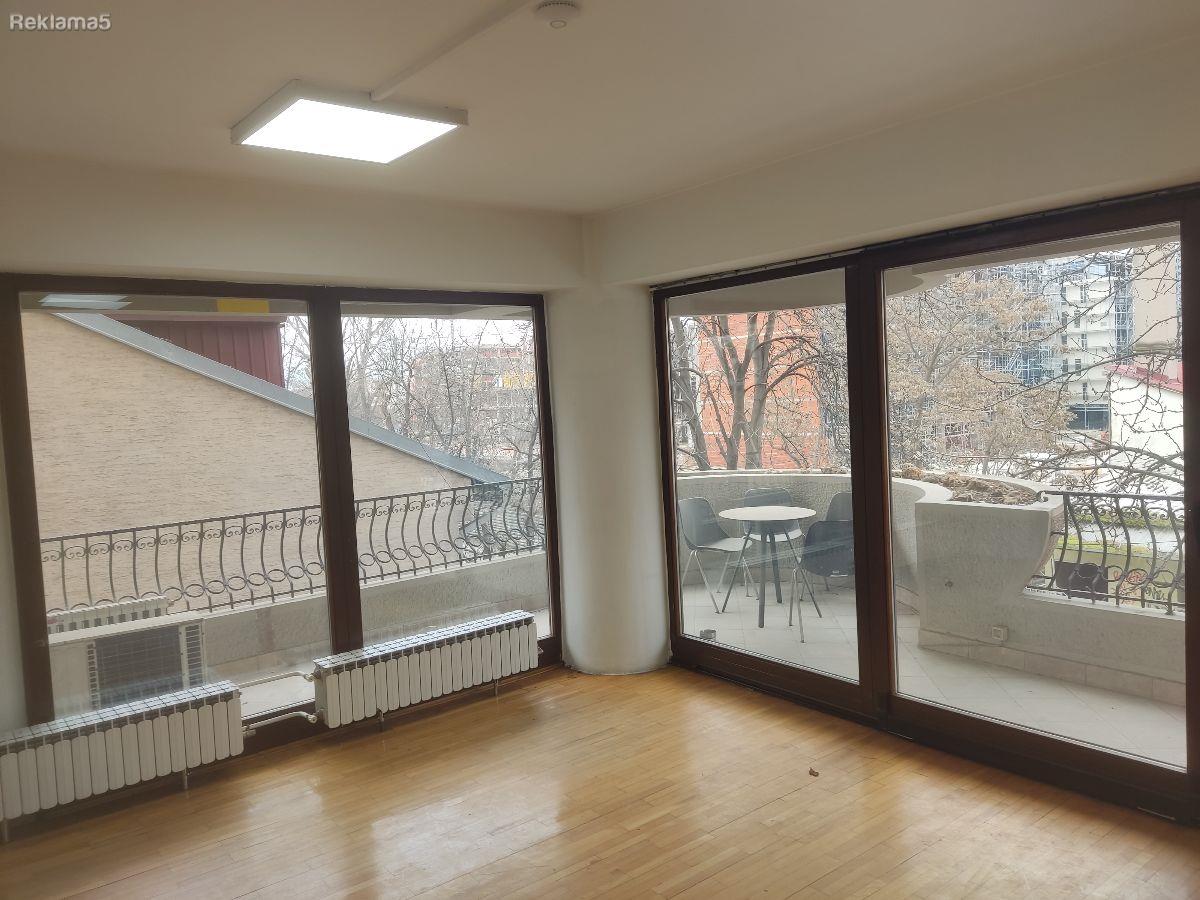 Izdavam Pettosoben Stan 160 m2 za kancelarii Karpos Ruzvelto