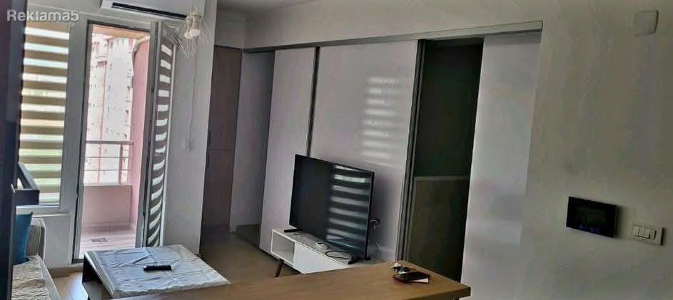 Namesten stan vo Aerodrom 32m2 so 1 spalna i garaza