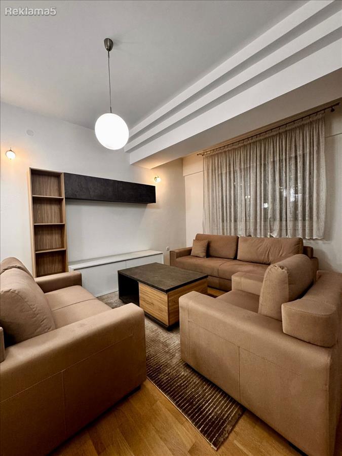 Three-room apartment for rent in Aerodrom