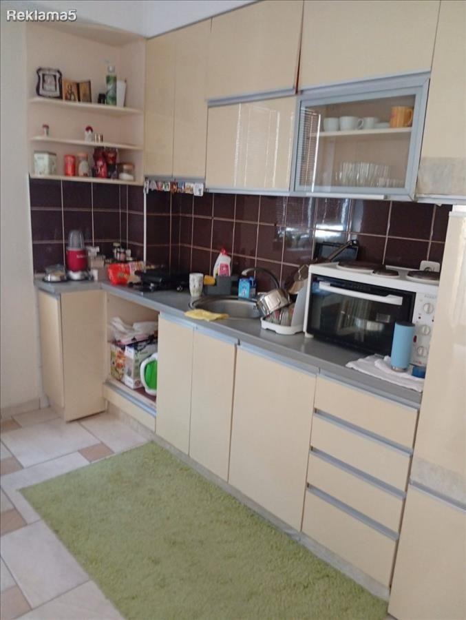 SE IZDAVA TOP STANCE 45 M2-CRNICE