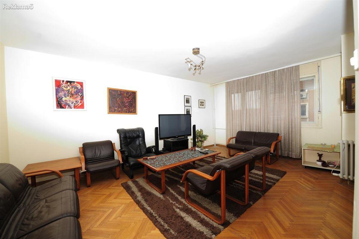 IZDAVANJE TOP STAN 90 M2-SPROTI BUNJAKOVEC