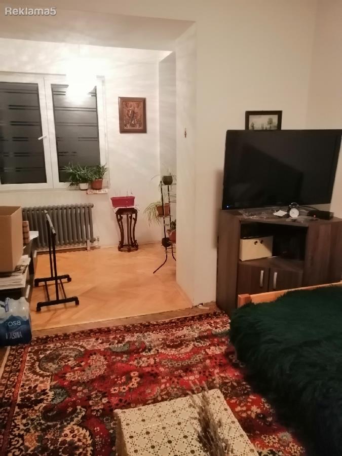 Izdavam Stan vo Karpos 1 za kancelariski prostor