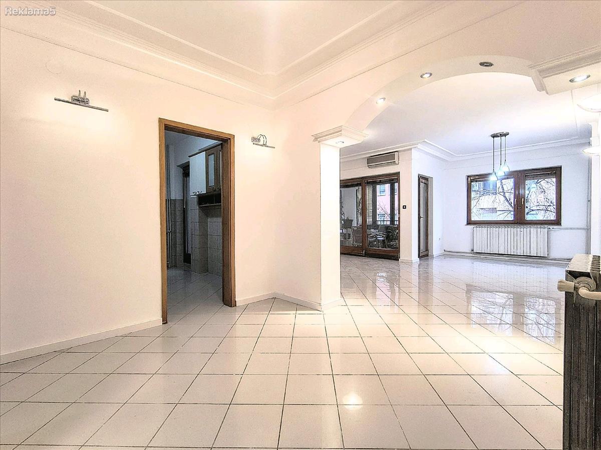 Apartment for sale in Center near Universal/Centar