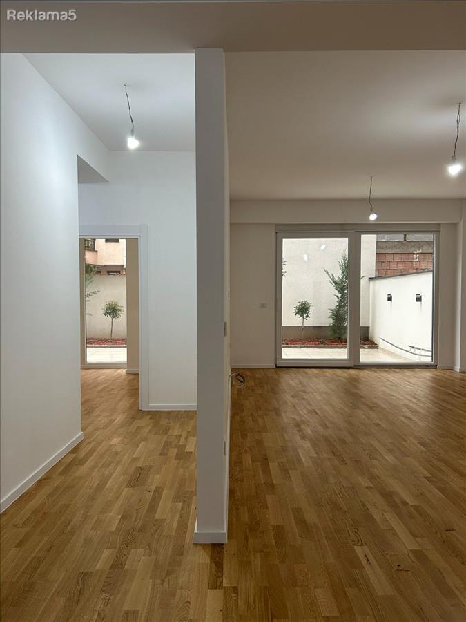 Apartment of 103 m² with its own yard of 70 m², I moved in immediately.