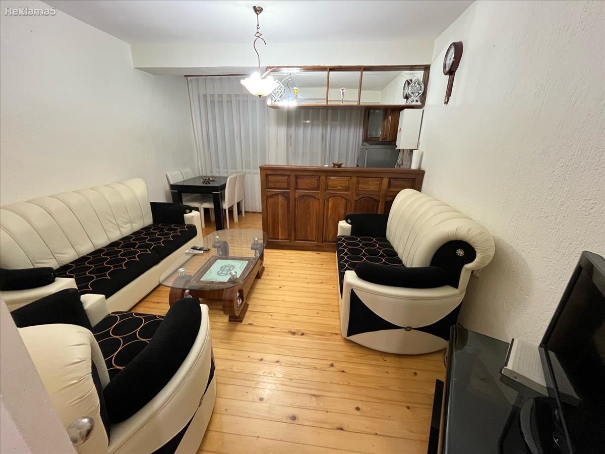 €1200 m2 + 4m2 basement