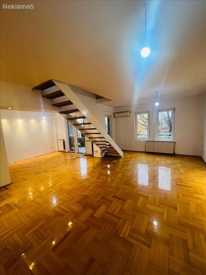 Semi-empty duplex apartment for rent in Taftalidze