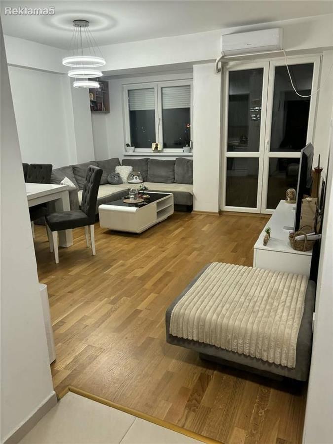 PRODAVAME NOV STAN 49M2 1 SPALNA KAJ MERCEDES
