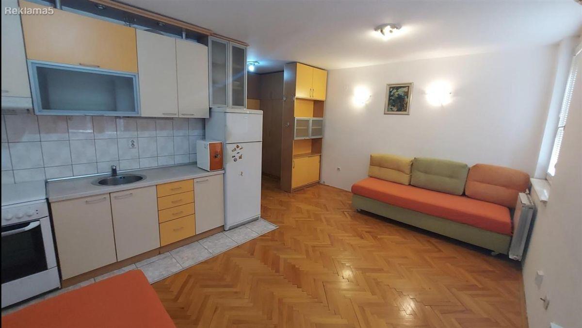 Garsonjera vo Centar