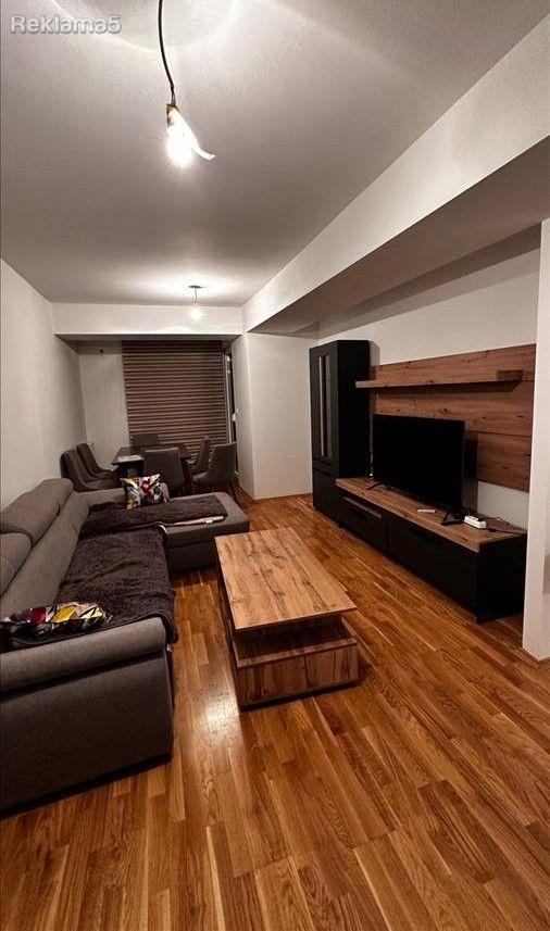 Se prodava namesten stan 69m2 vo Aerodrom
