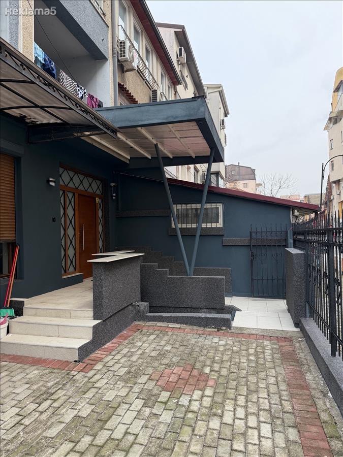 Se izdava 70m2 Centar