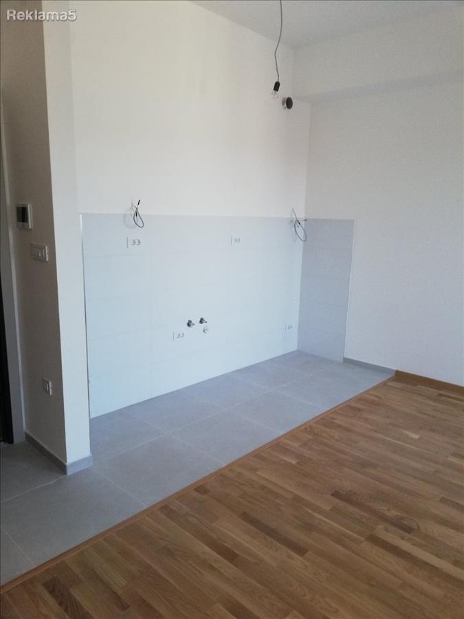 40065-Za prodazba nov, 2-soben stan vo kompleks Karedo