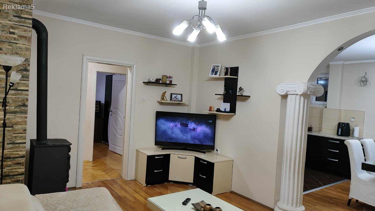 Se prodava stan kaj kruzniot kaj mesarnicata drani