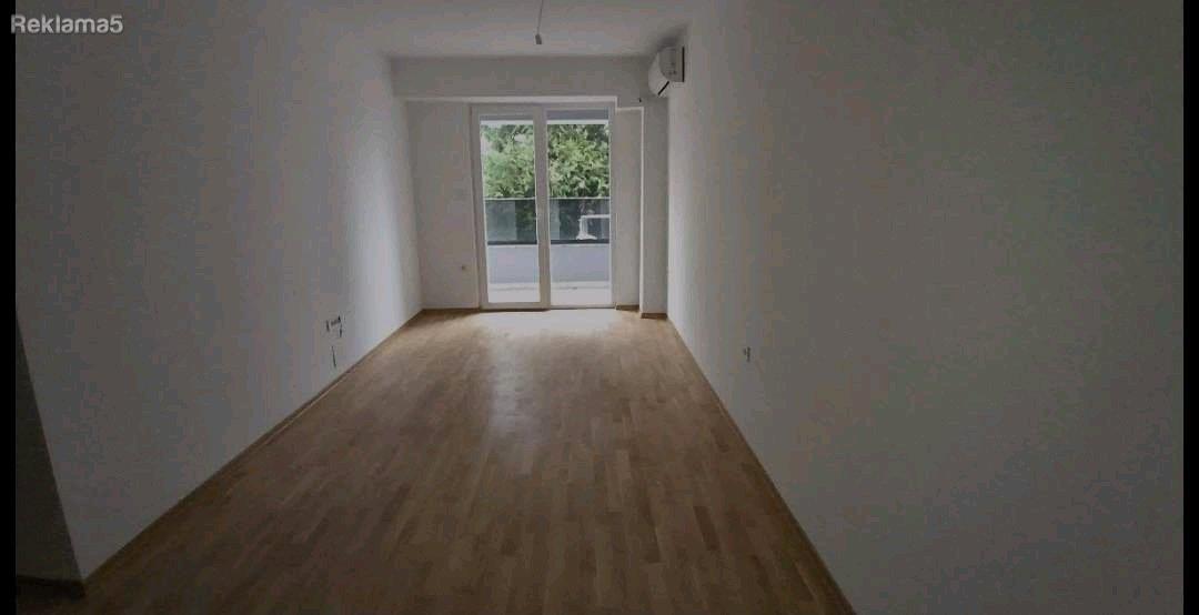 New empty apartment for rent in Gjorce