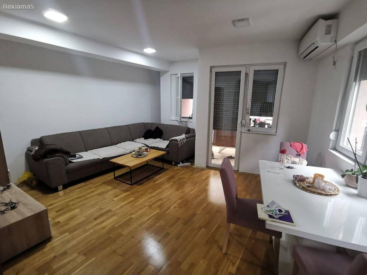 Prodavame stan komplet opremen so 2 spalni Kapistec