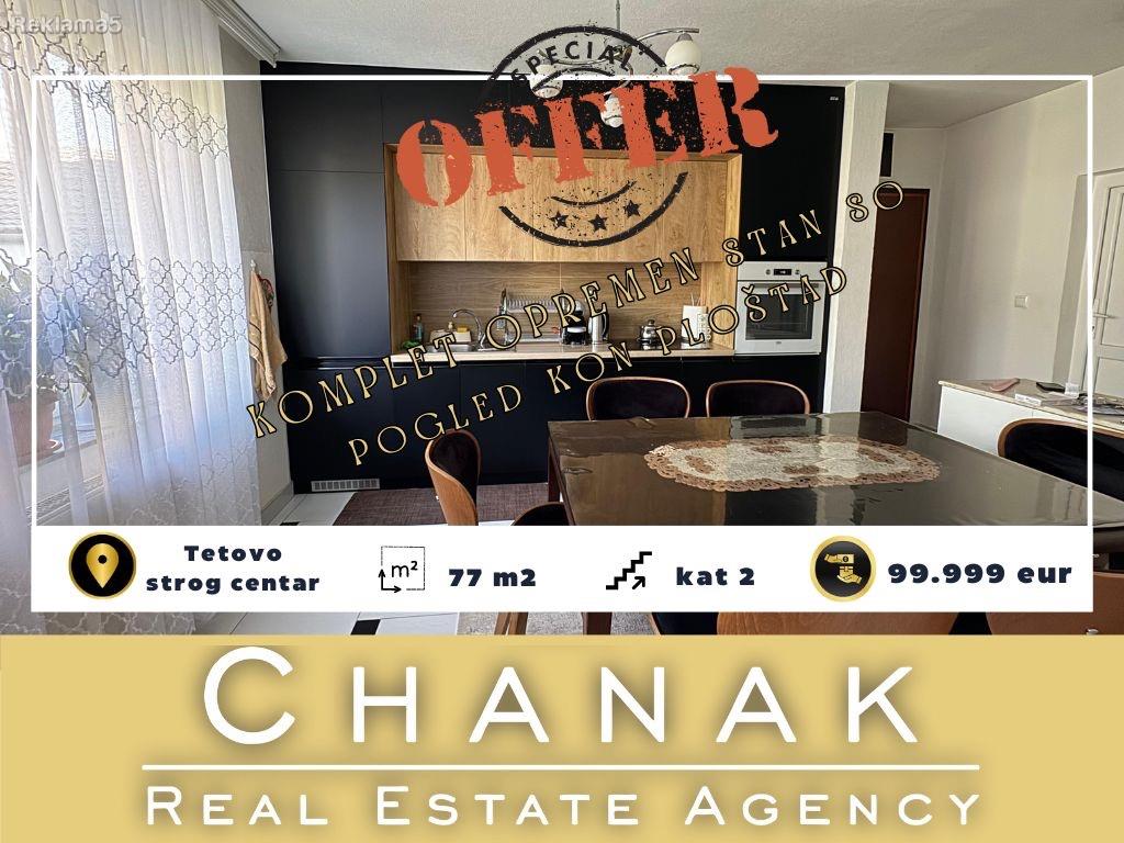 Completely renovated apartment on the 2nd floor with a view of the square