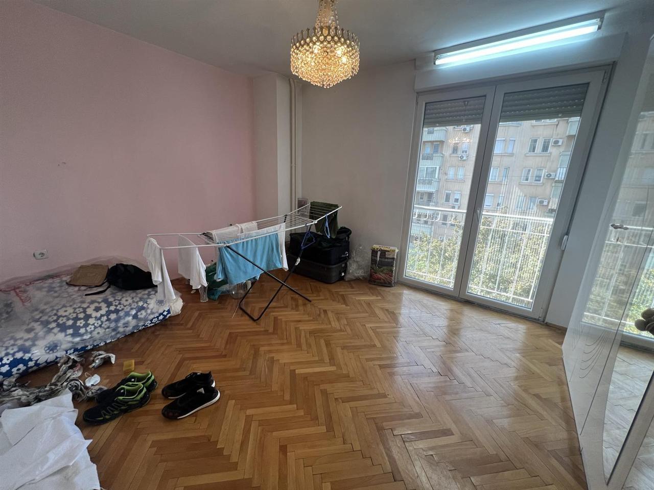 Trosoben stan 65m2 + 2m2 Taftalidze
