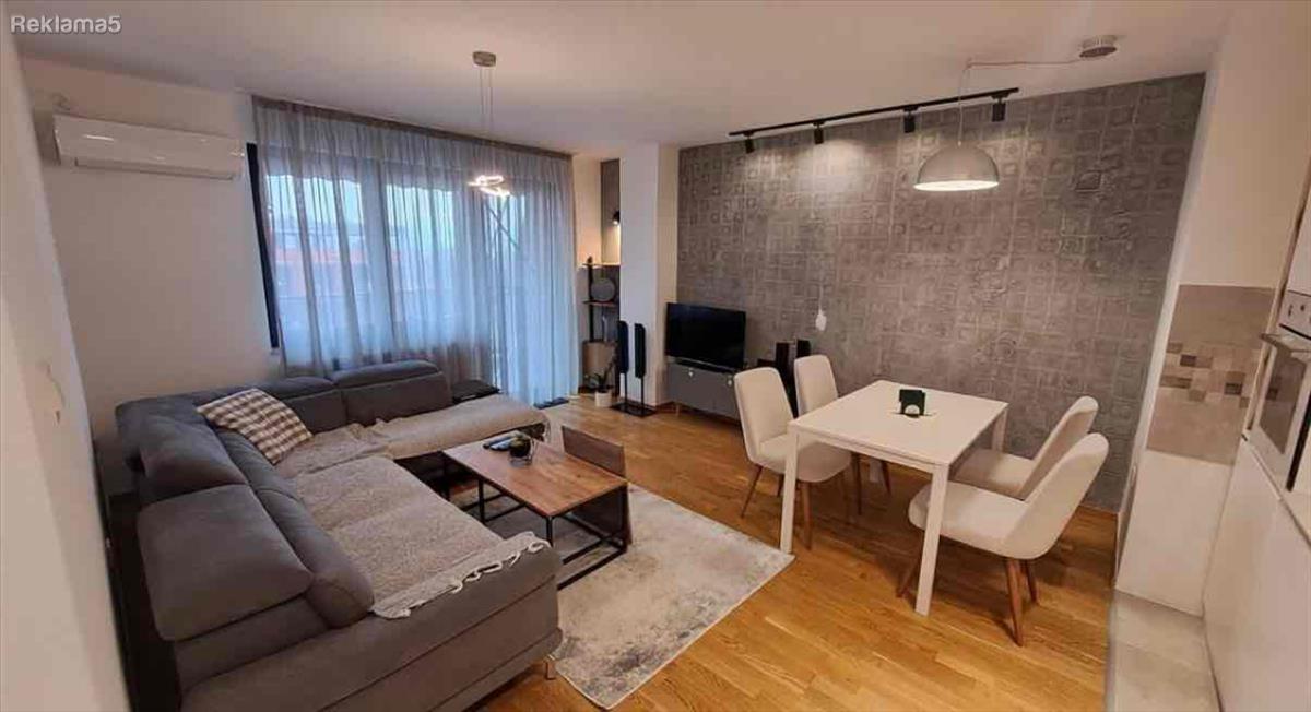 Luxury apartment for rent in Center