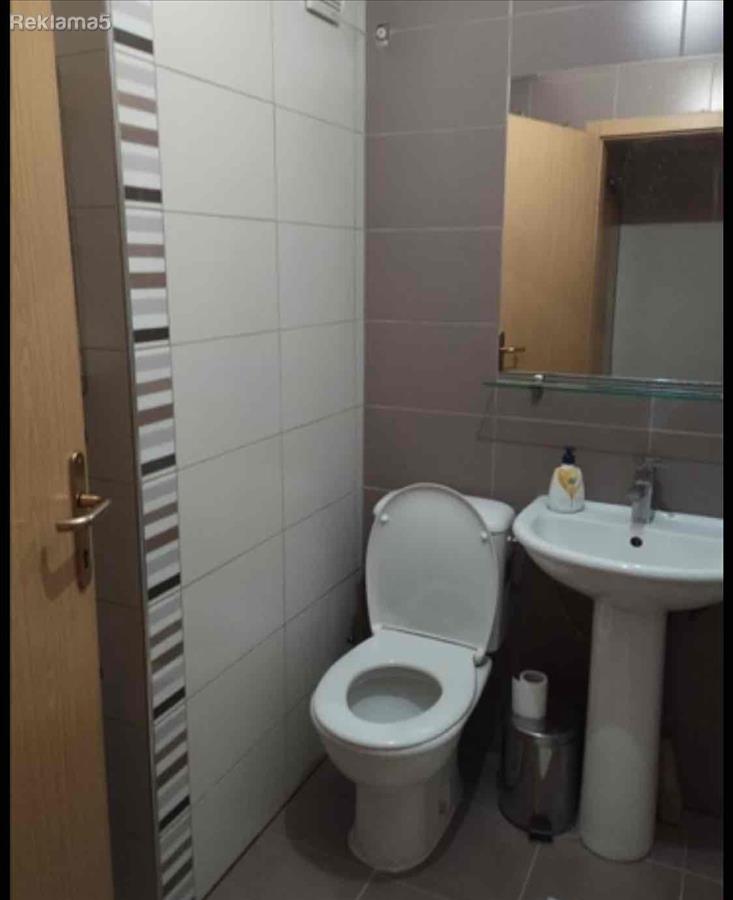 Se iznajmuva nov trosoben stan vo Novo lisice
