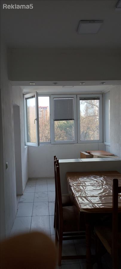 Se izdavava