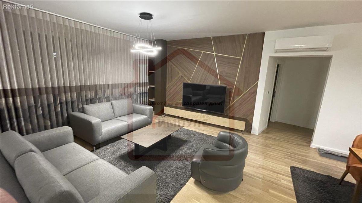 LUXURY THREE-ROOM APARTMENT AT AN IDEAL ADDRESS IN THE CENTER