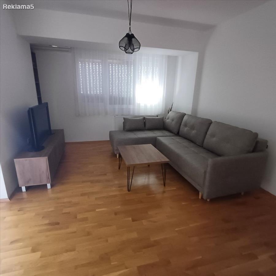 SE IZDAVA TROSOBEN KAJ TOBACO 2 AERODROM