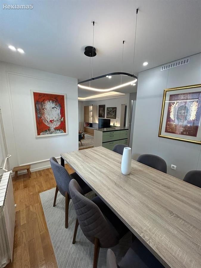 We are selling an extra apartment of 100m2 with 3 bedrooms in Debar Maalo