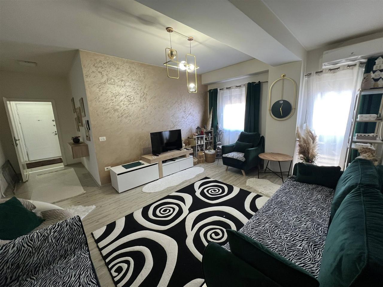 SE PRODAVA NOV STAN SO SVE MEBEL 64 m2