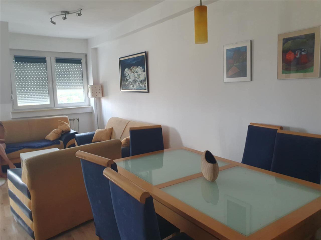 Se prodava stan so 2 spalni sobi vo Novo Lisice