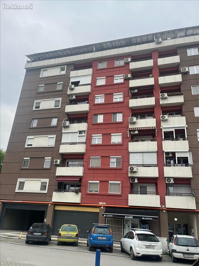 SE PRODAVA STAN VO GJORCE PETROV 138M2