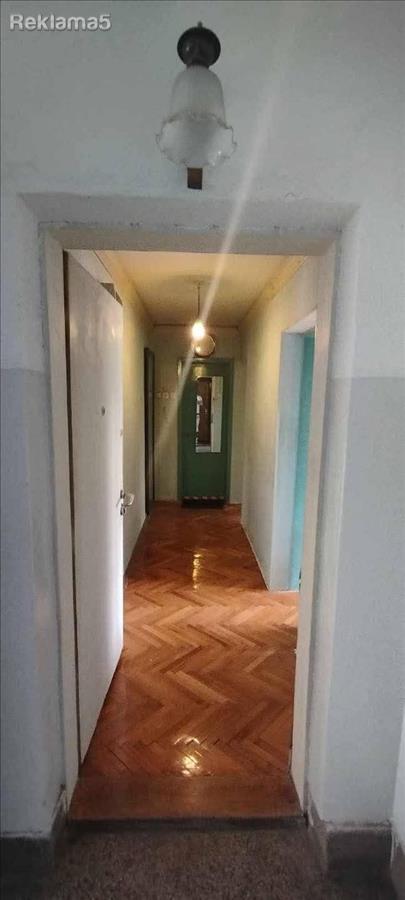 Se prodava stan Micurin kaj rulet