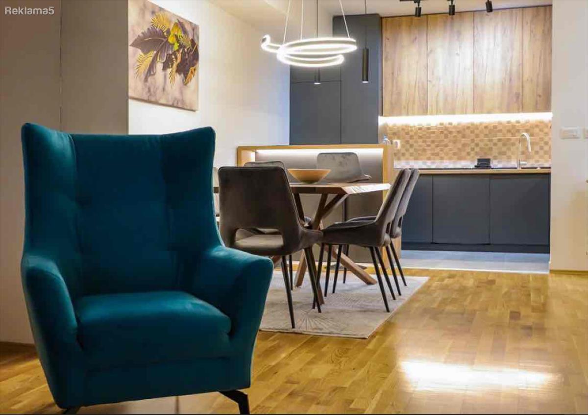 A new unoccupied three-room apartment is for rent in Aerodrom