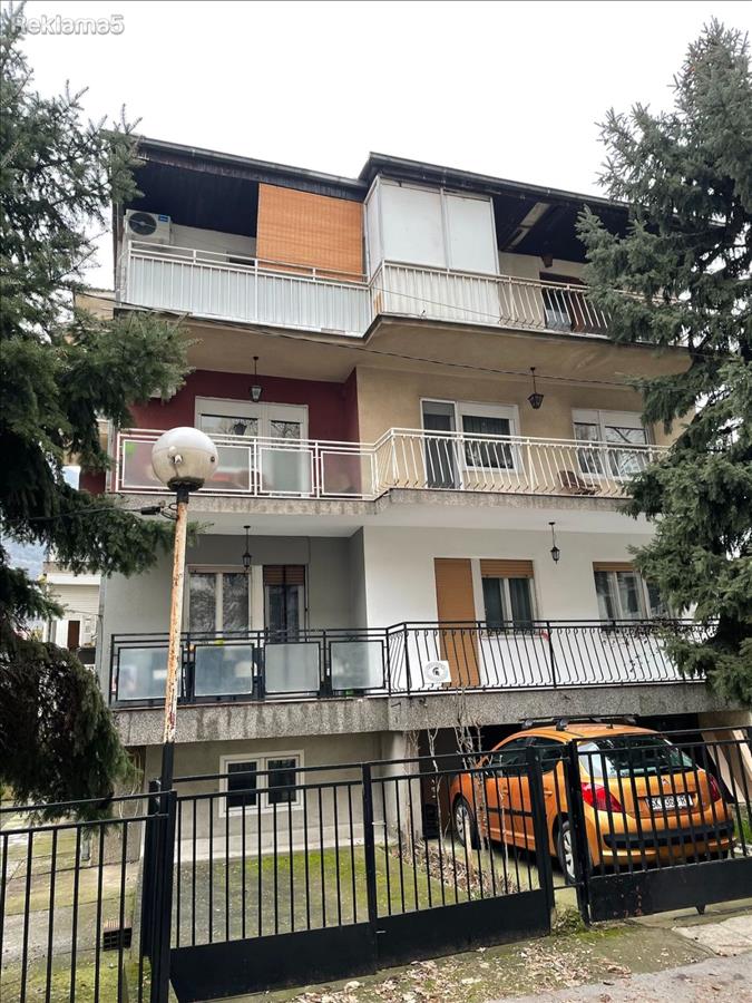 SAVIĆ IS SELLING PART OF A HOUSE/THREE APARTMENTS