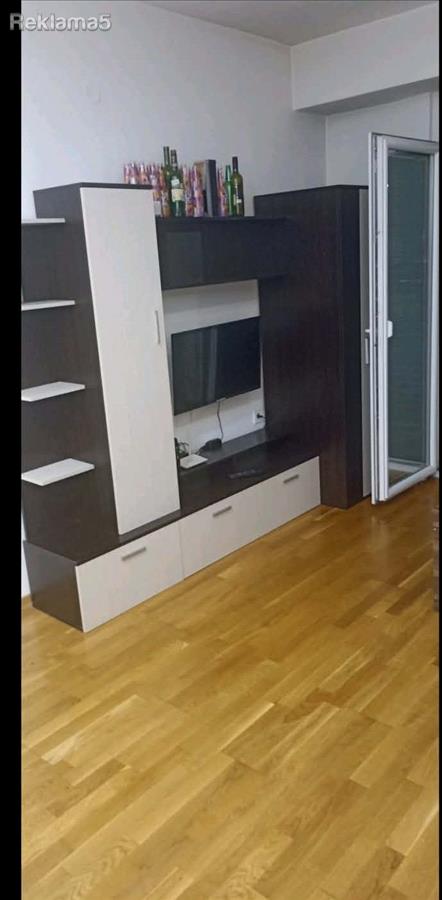 Se prodava kompletno opremena garsonjera 23 m2 Aerodrom