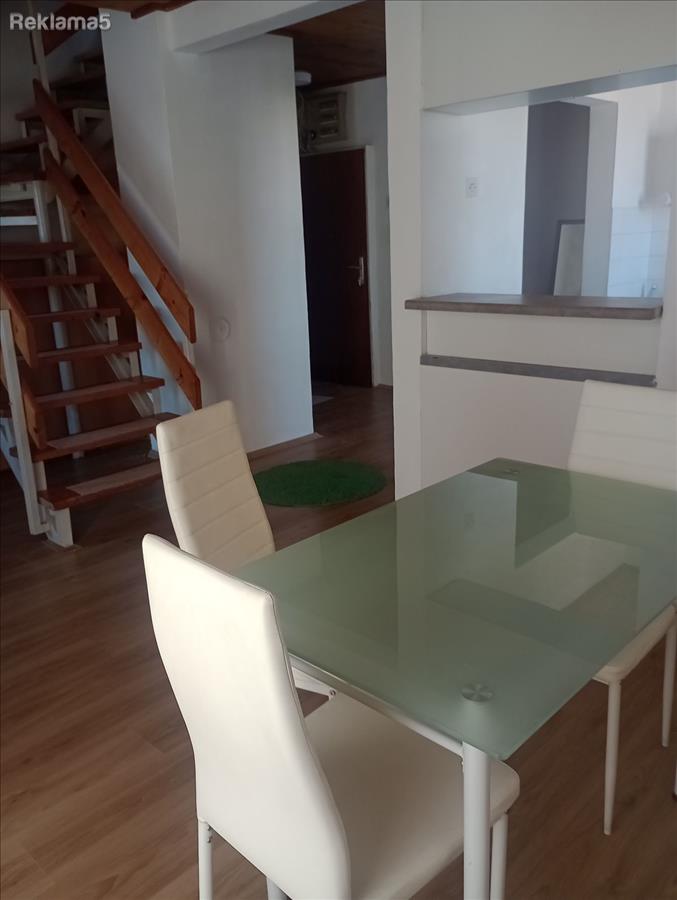 Izdavam stan 72m2 vo Centar Kapistec