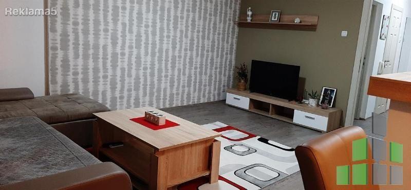 Se izdava 3-sob namesten stan vo Centar