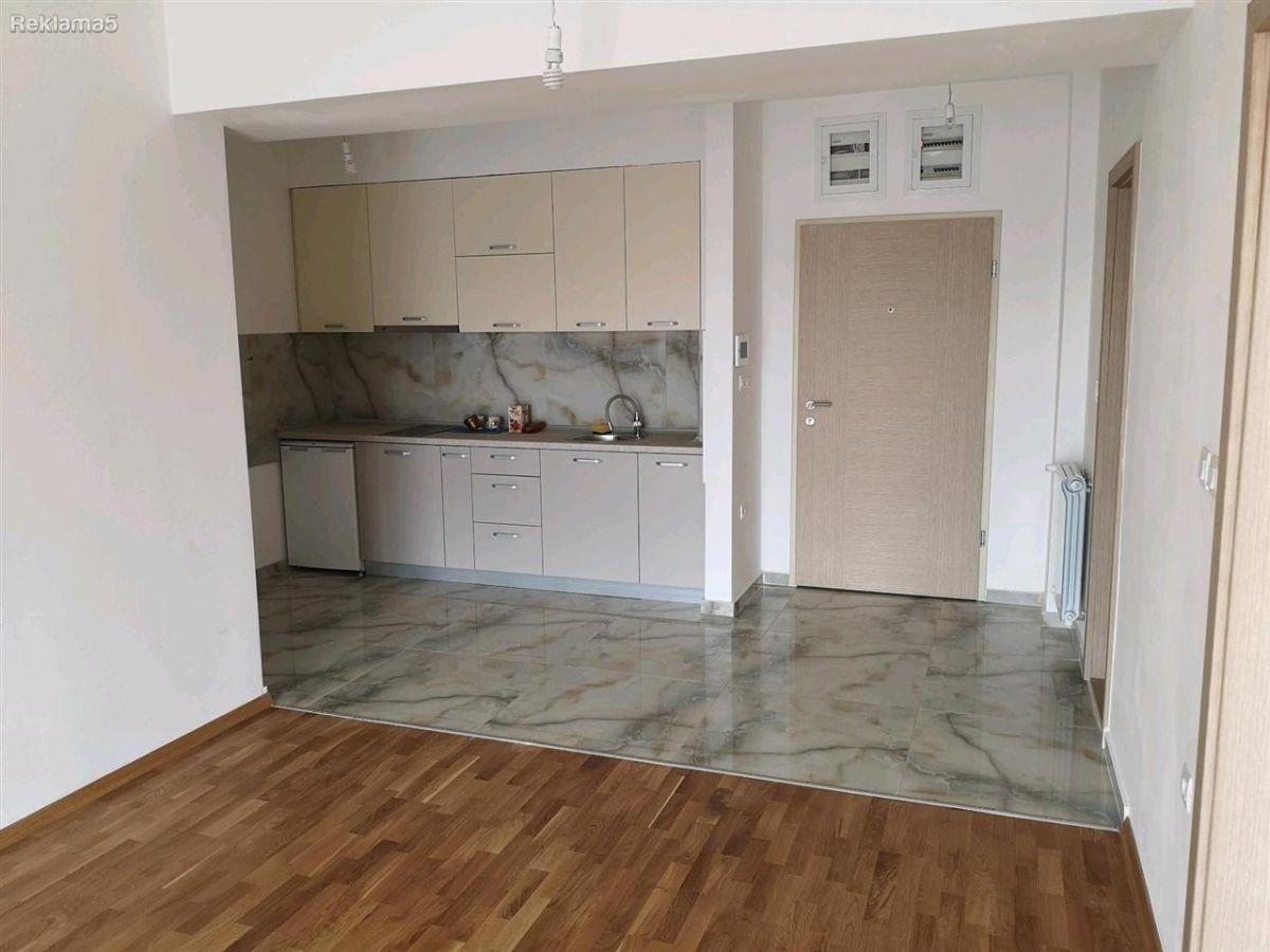 SE IZDAVA DVOSOBEN PRAZEN SO GARAZA IMPEKSEL TAFTALIDZE