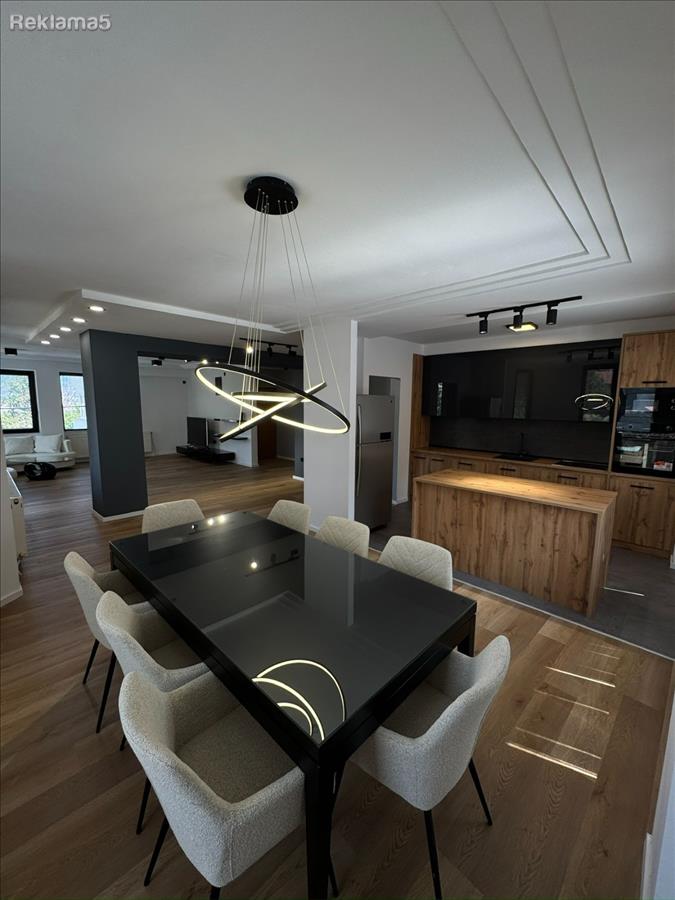FOUR-ROOM APARTMENT ON THE WATER. UNDER THE PANORAMA