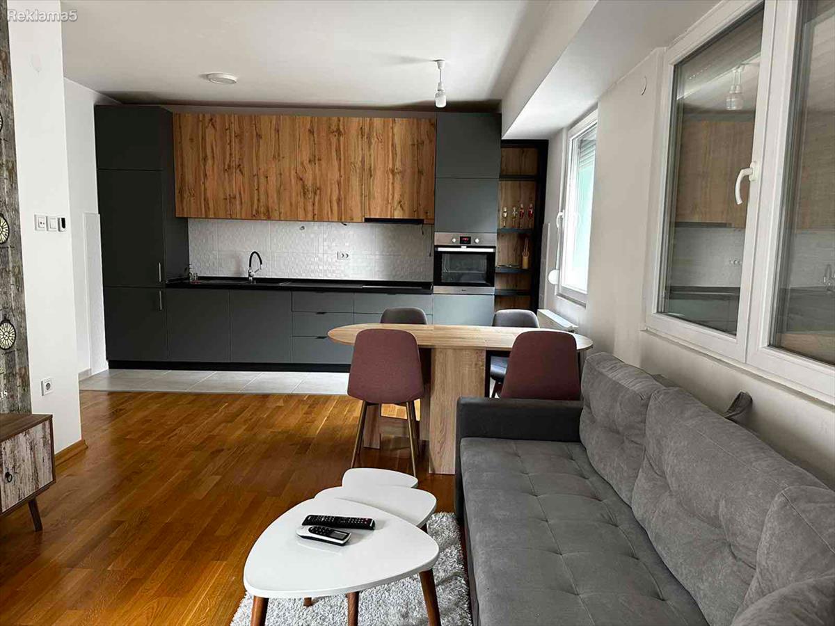 New three-room apartment for rent in Aerodrom