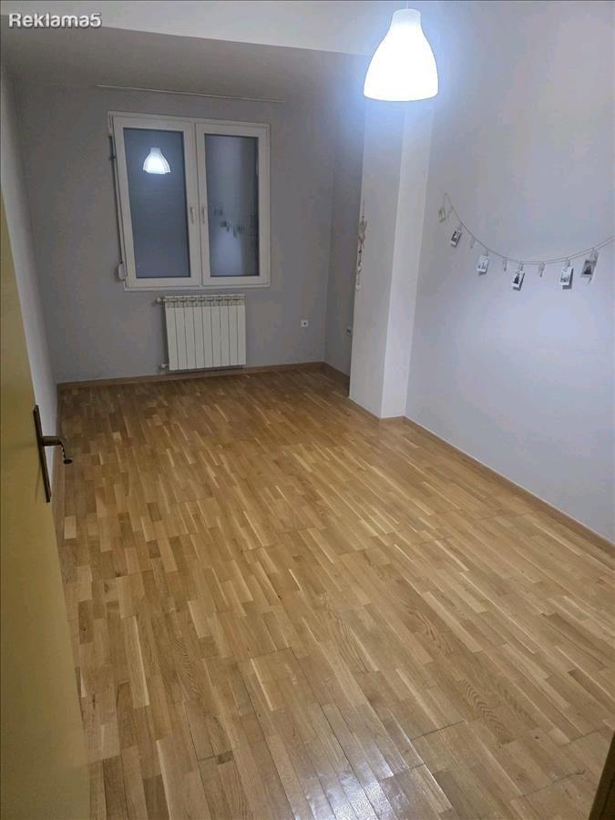 SE IZDAVA TROSOBEN PRAZEN GRAND PLAZA TAFTALIDZE