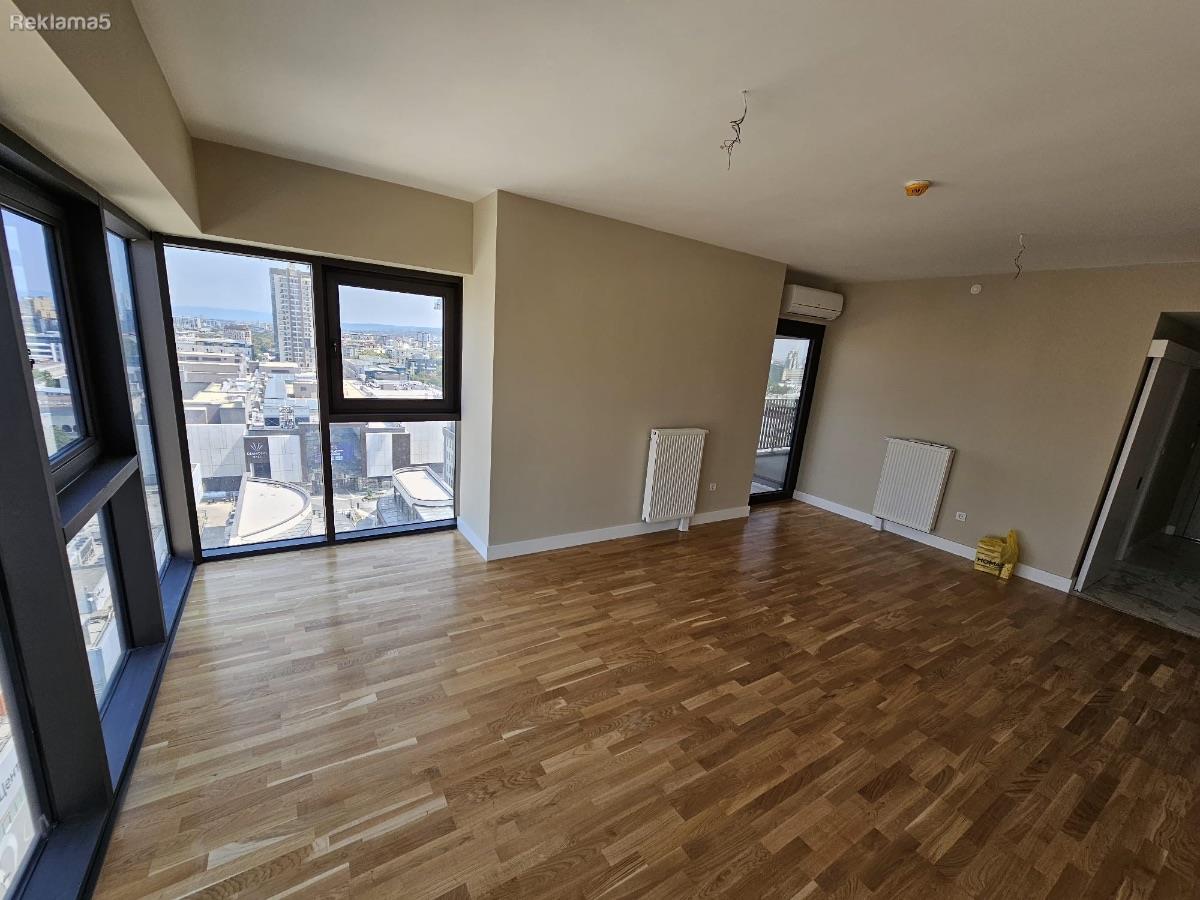 Se izdava stan 100m2 vo Diamond kula B